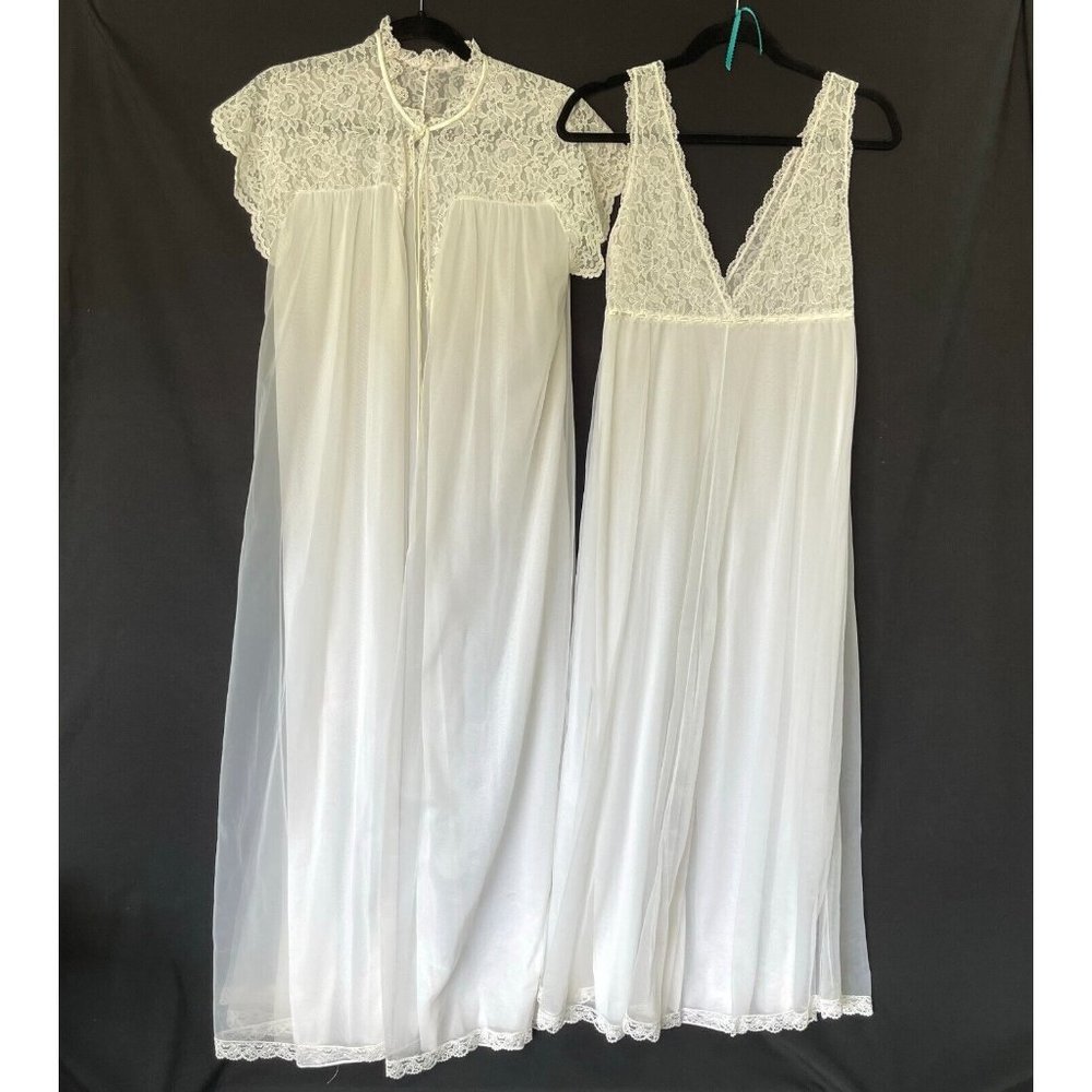 Intime Negligee Nightgown Set White Gown and Robe Medium